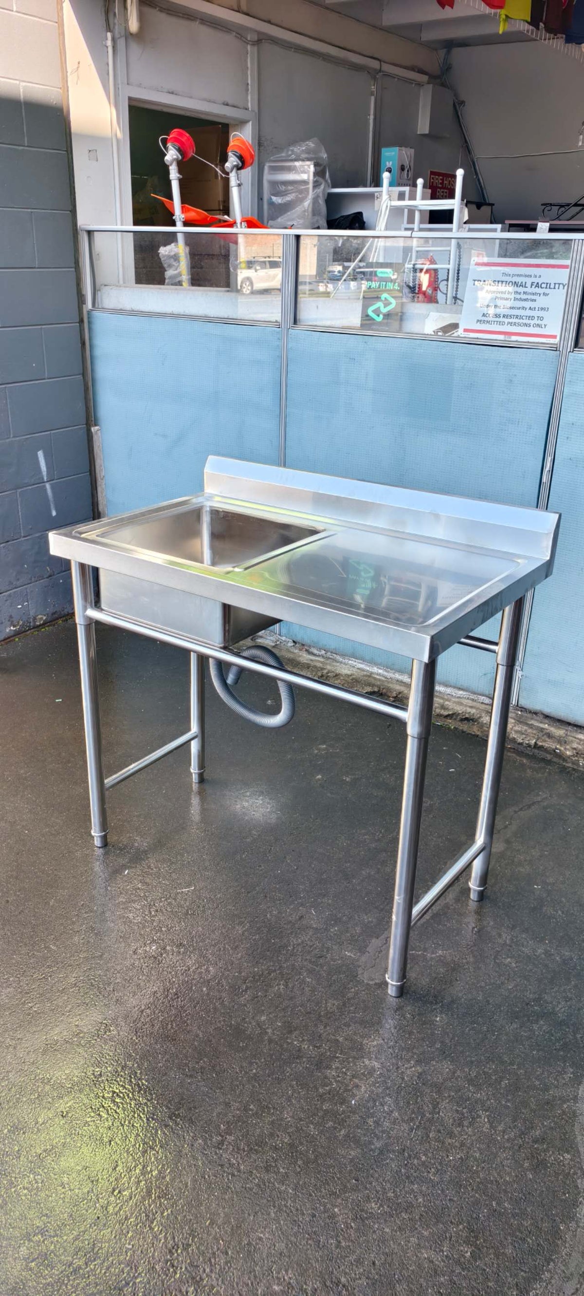 Stainless Steel Bench with Sink — Utility Sink Bench for Laundry or Garage 100L*60W*90cm H