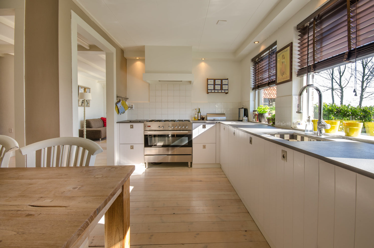 Kitchen & Storage