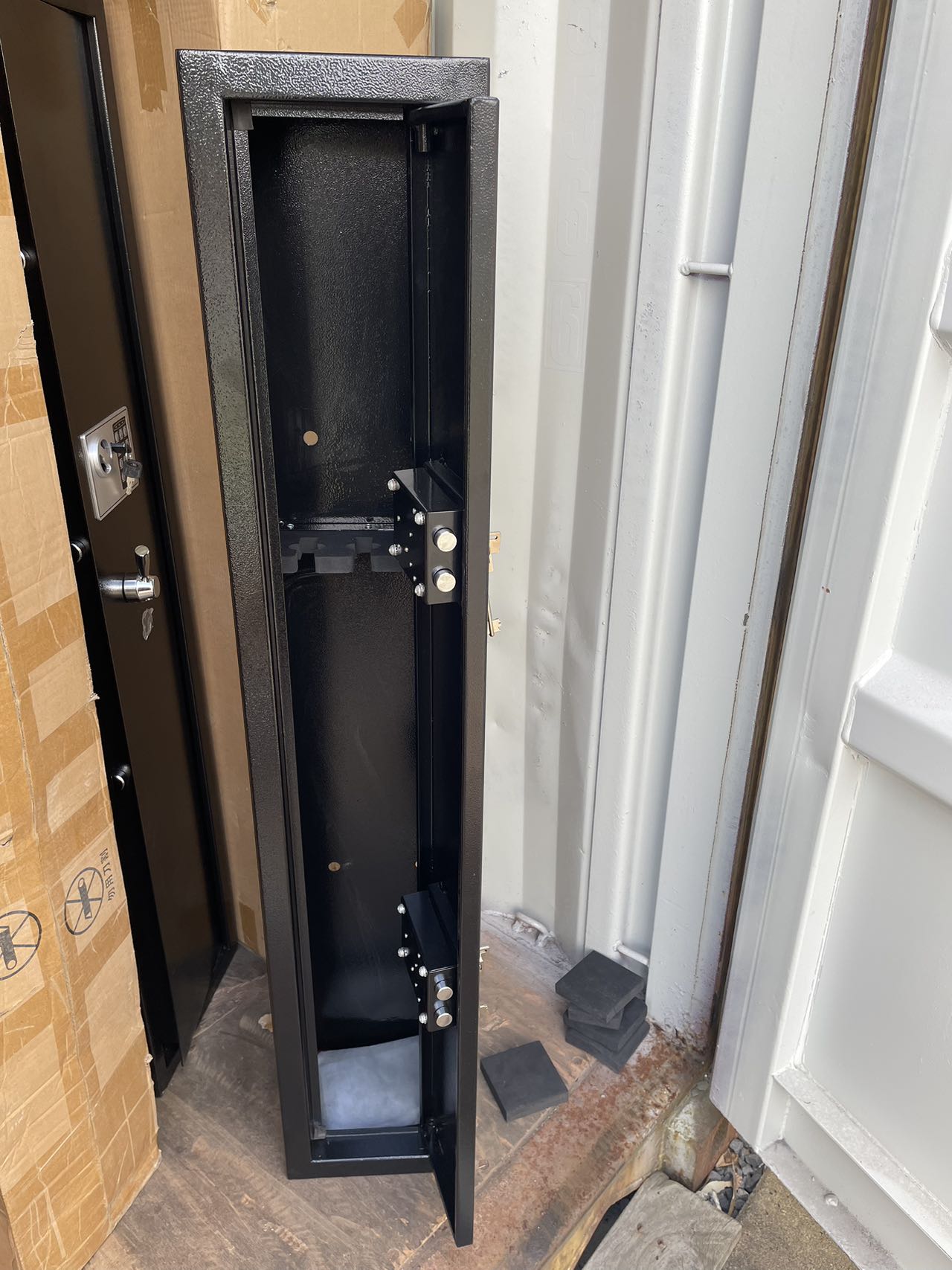 3 gun safe
