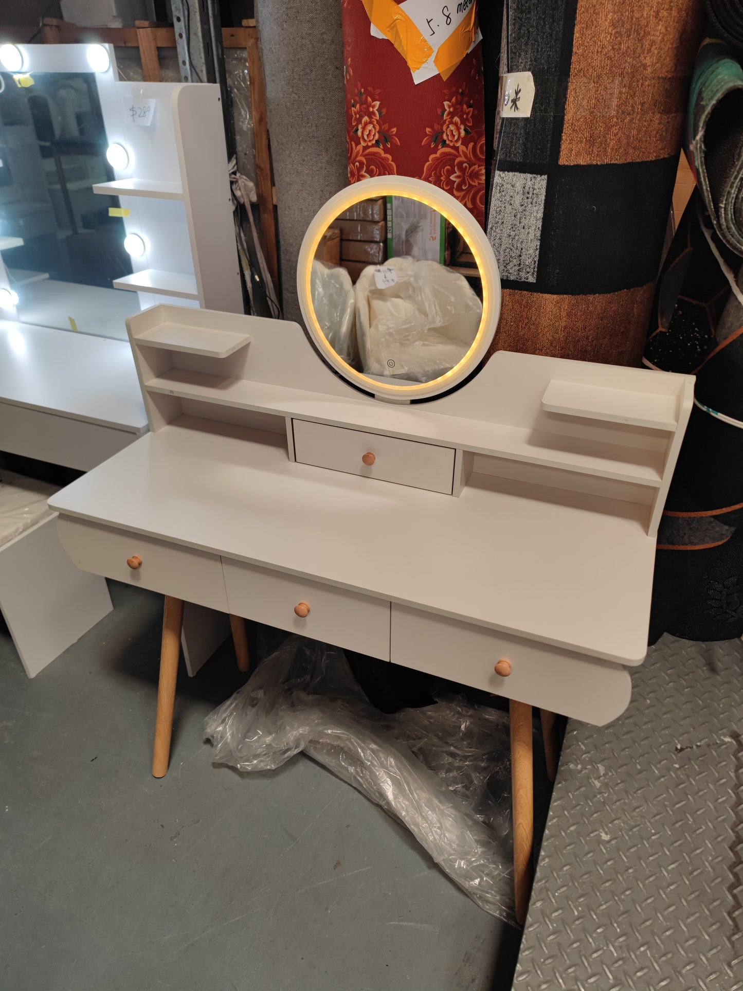 Elegant Dressing table with LED 100m