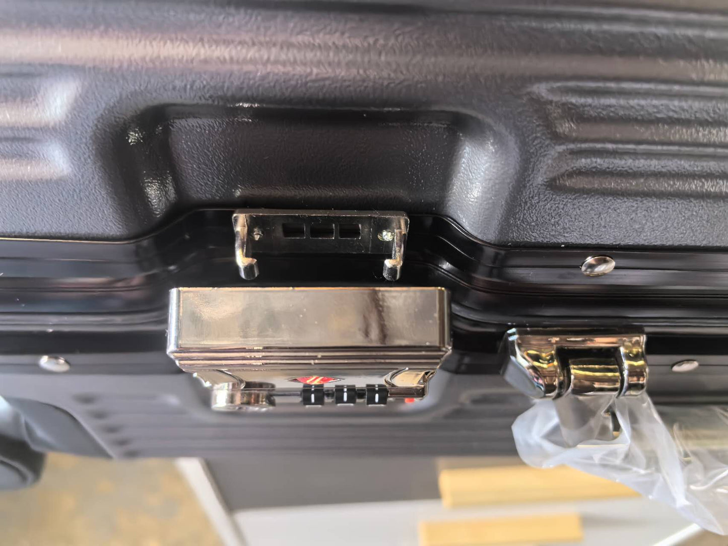 Brand new  3-piece set with aluminum hard-brimmed Suitcase.  luggage .20 inch, 24 inch, 28 inch.