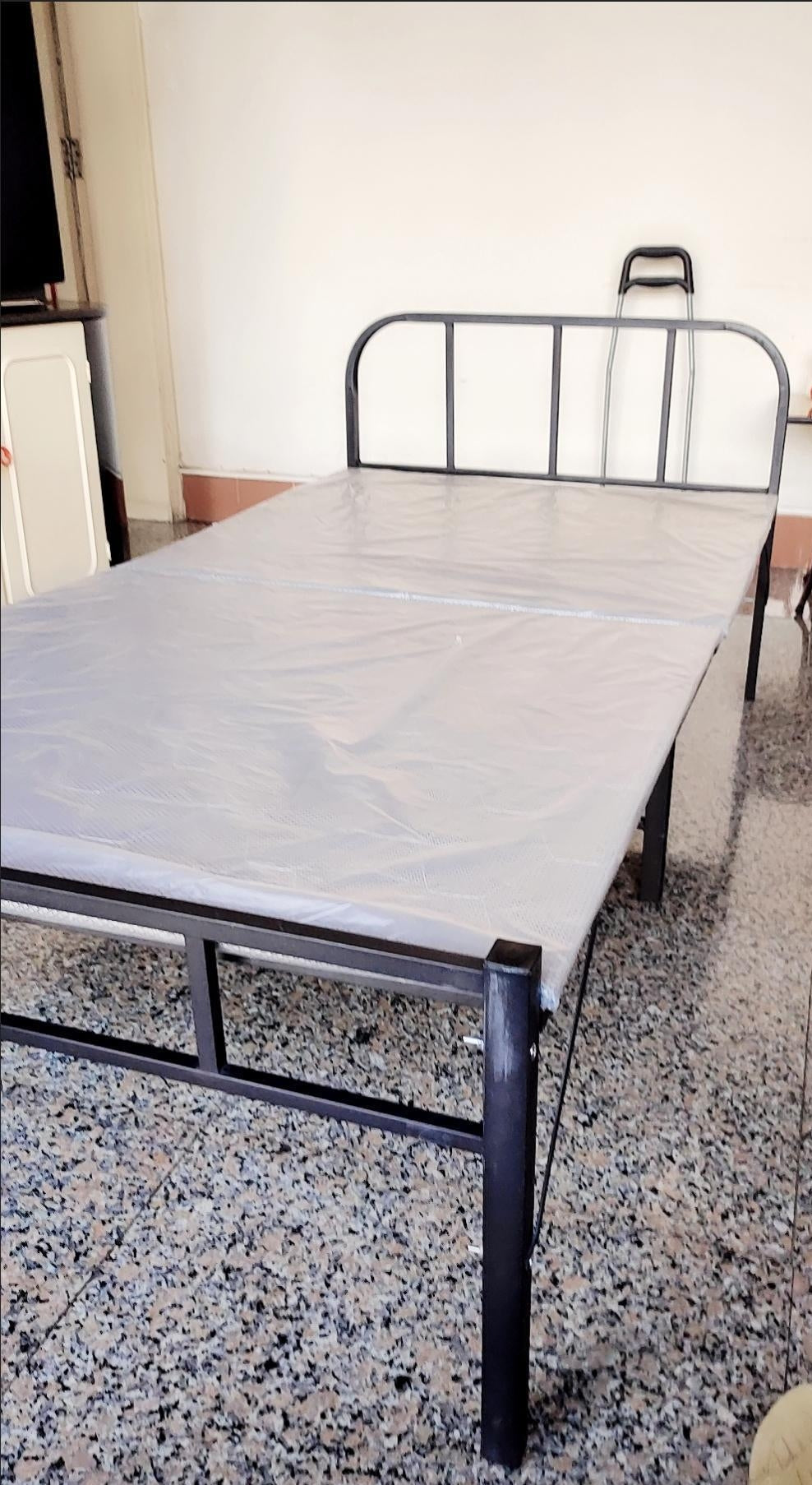 Brand New Folding Bed Frame, King Single bed Frame 100*200cm