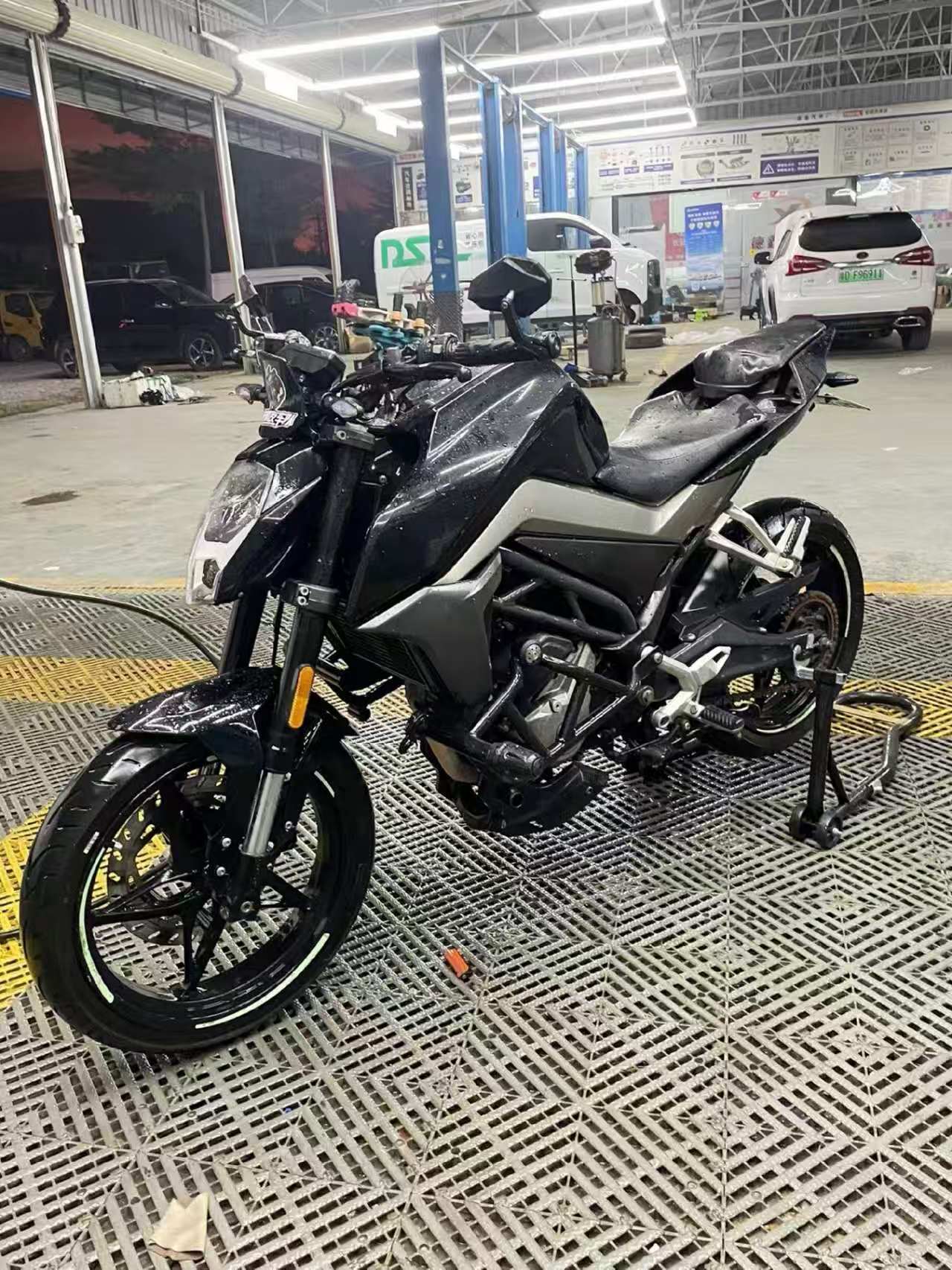 Motorcycle Stand, Motorcycle lifter